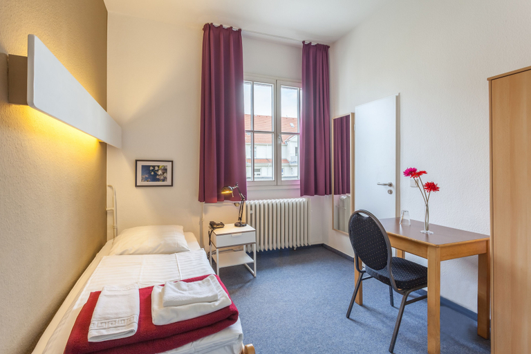 Bedroom 3, Tagungs- und Gästehaus St. Georg, Köln