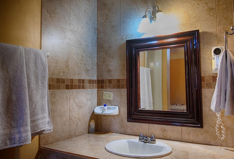 Bathroom 4, Hotel Oasis, Comondú