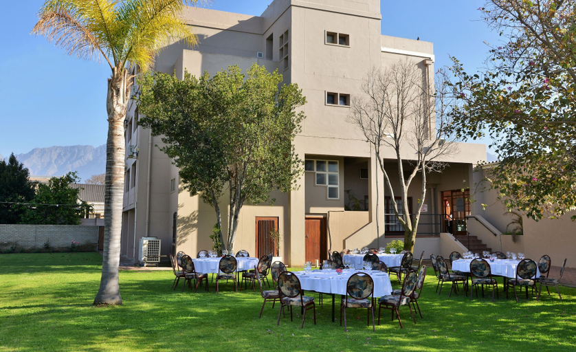 Exterior & Views 2, Cumberland Hotel Worcester, Cape Winelands