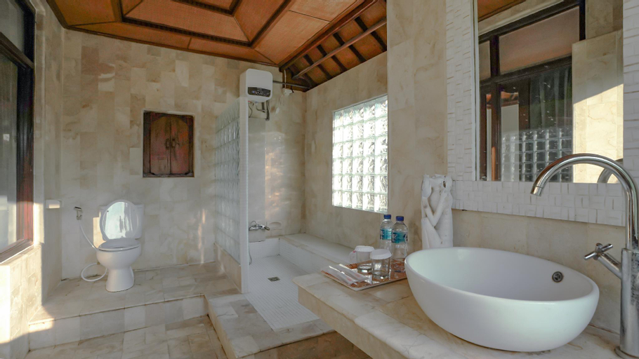 Bathroom 12