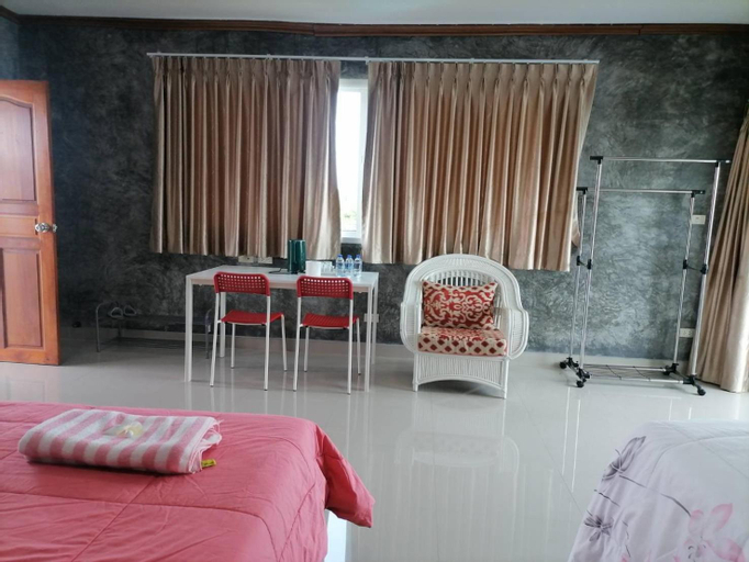 Bedroom 12
