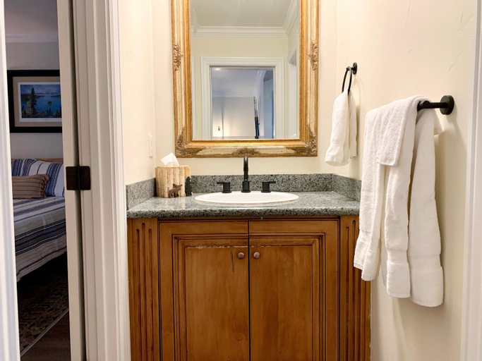 Bathroom 16