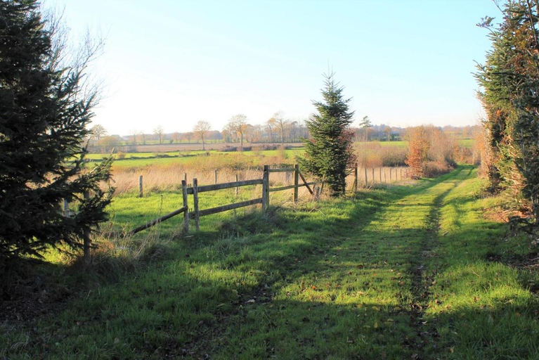 Others 5, Le Presbytere de Vieuvy, Mayenne