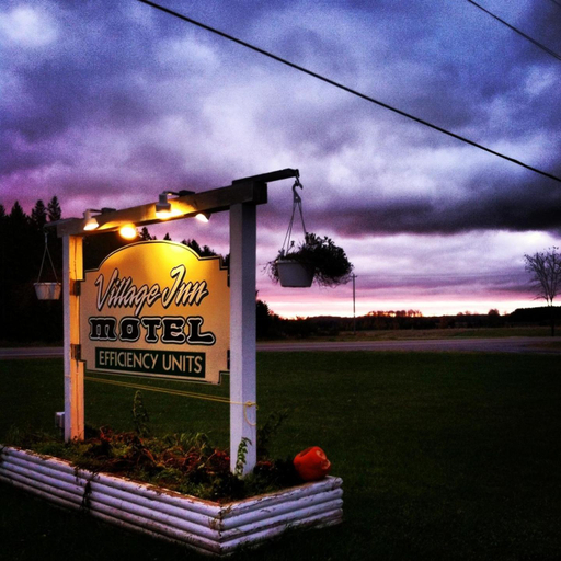 Others 3, Village Inn Motel, Alger