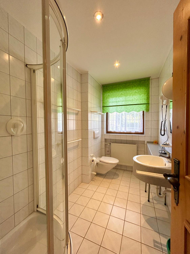 Bathroom 4, Hotel Bergland, Garmisch-Partenkirchen