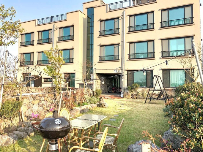 Exterior & Views 2, Bookchon Place Jeju, Jeju