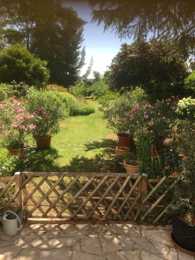 Others 2, Maison Anne face to park in Vernon Giverny, Eure