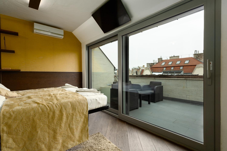 Bedroom 2, ParliamentPenthouse B&B with Rooftop Terrace, Budapesti
