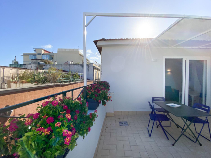 Balcony/terrace 2, Terrazza Manuela Apartments Quartieri Spagnoli, Napoli