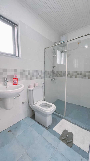 Bathroom 3, Villa Ella, Nyali