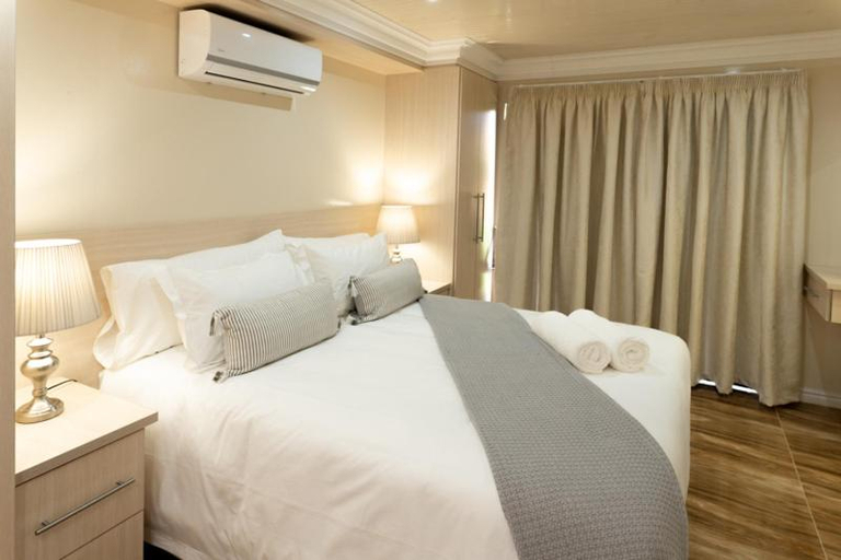 Bedroom 2, Grand House Lodge And SPA Jeffreys Bay, Cacadu