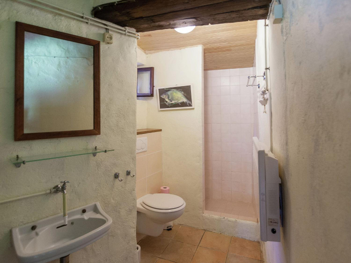 Bathroom 3, Estate in Dordogne near Sites, Dordogne