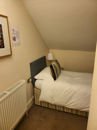 Bedroom 2, Rossdene House, Blackpool
