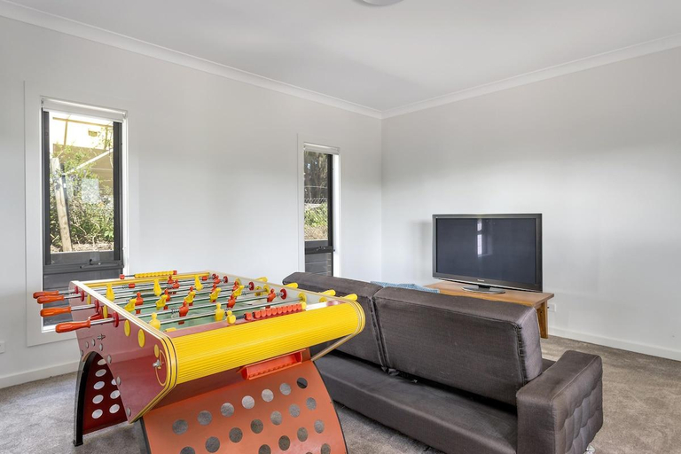 Others 3, Diamond Bay Beach House newly built brilliant spot, Melbourne