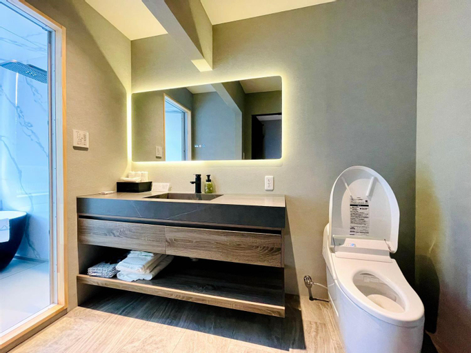 Bathroom 17
