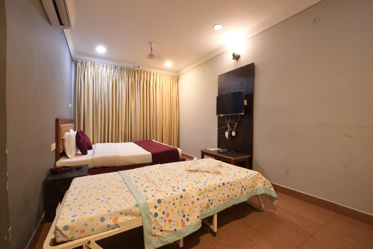 Others 4, hotel king park, Puducherry