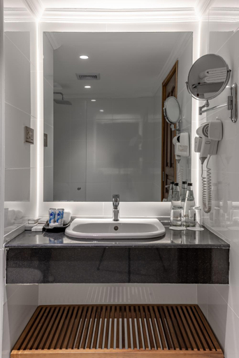 Bathroom 4, PrideInn Mombasa City, Mvita