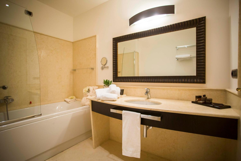 Bathroom 5, Marinagri Greenblu Hotel, Matera