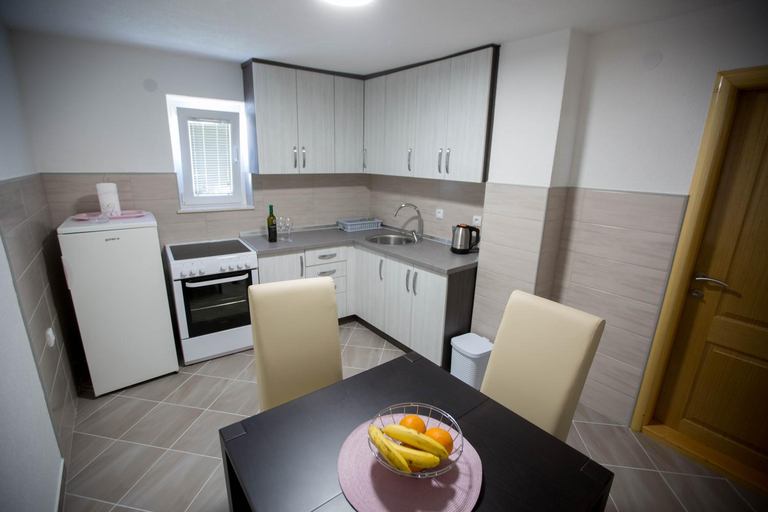 Others 5, Apartman Milos, Trebinje
