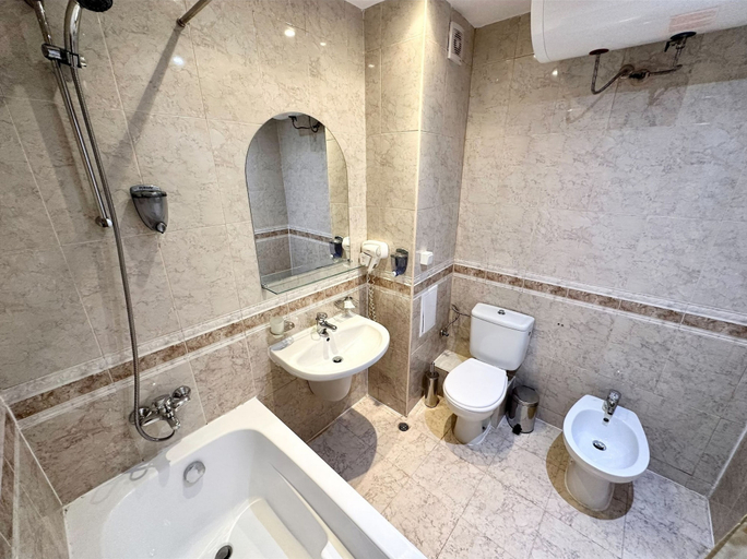 Bathroom 5, Menada Miramar Palace Apartments, Nesebar