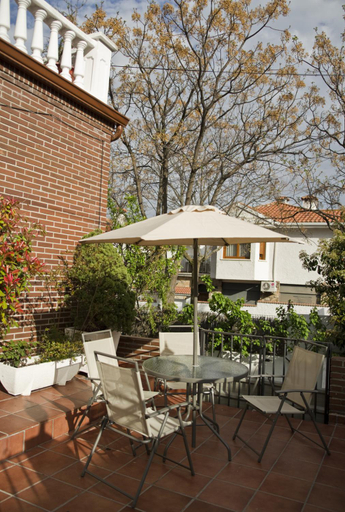 Others 2, Hostal Brunete, Madrid