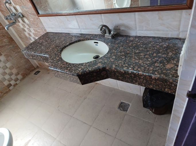 Bathroom 4, Hotel Maya International, Jaipur