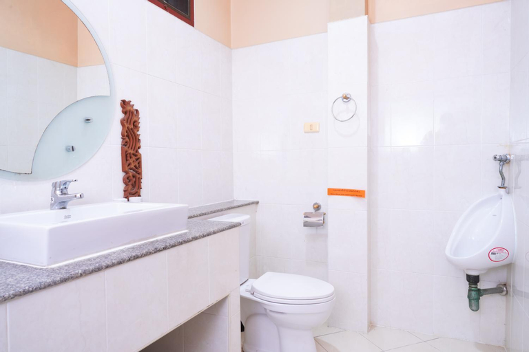 Bathroom 14