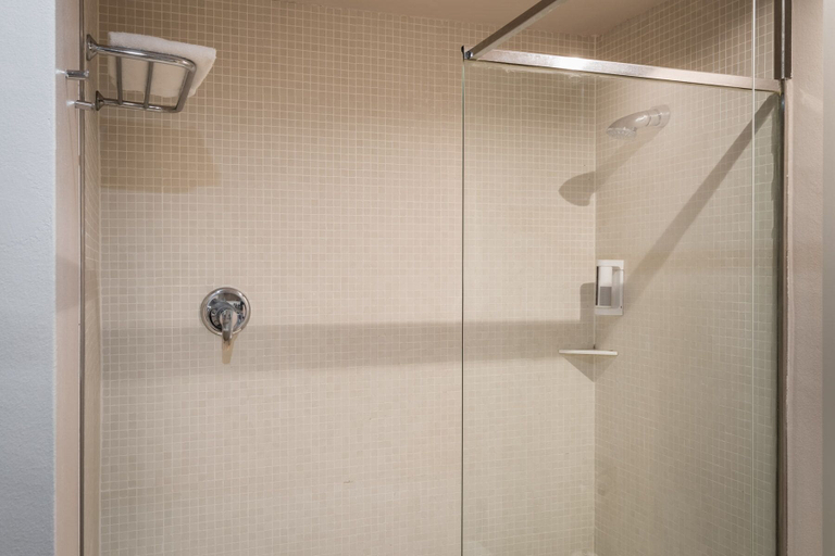 Bathroom 4, Hotel Madanis, Barcelona