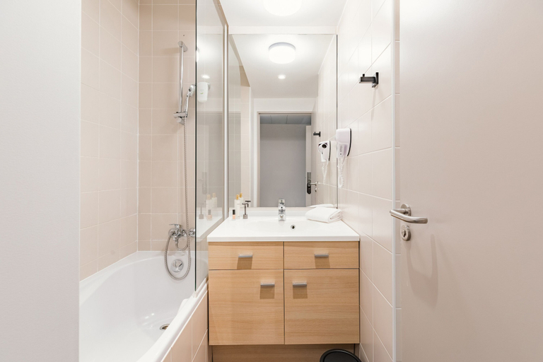 Bathroom 4, Appart'City Collection Paris Grande Bibliothèque, Paris