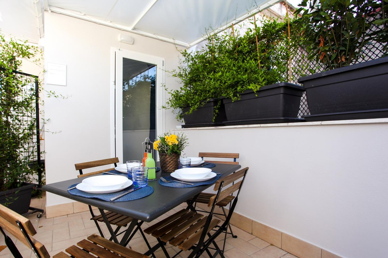 Balcony/terrace 4, Terrazza Manuela Apartments Quartieri Spagnoli, Napoli