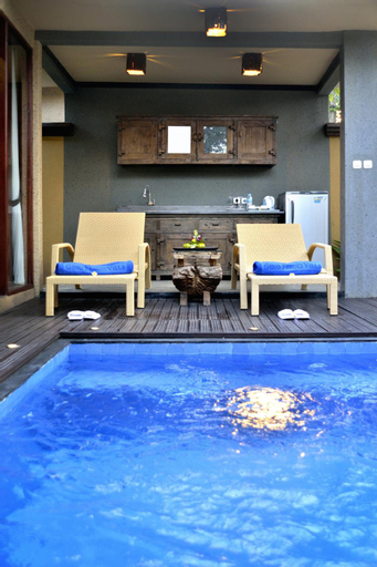 Swimming Pool 11