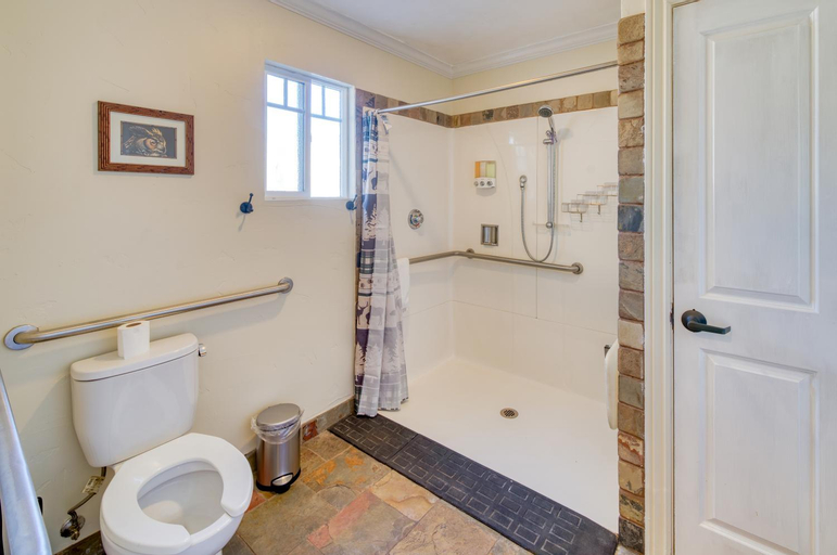 Bathroom 18