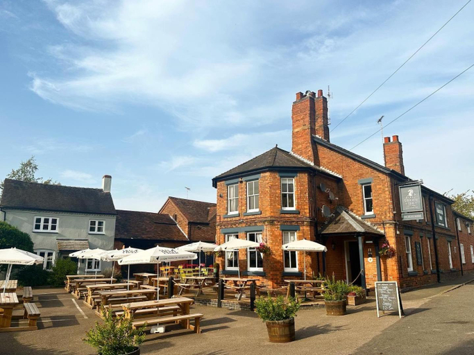Exterior & Views, The Unicorn Inn, Staffordshire