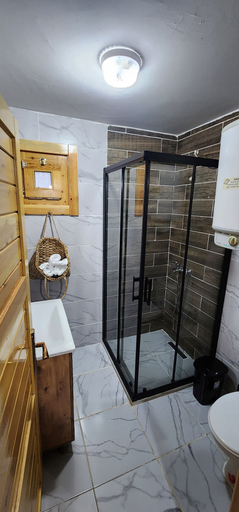 Others 3, Nefes House, Merkez