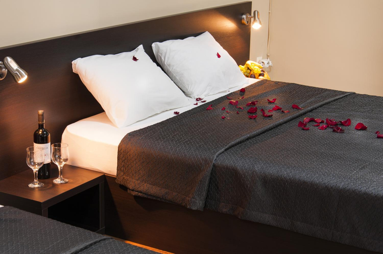 Bedroom 2, Family Hotel Pautalia, Sandanski