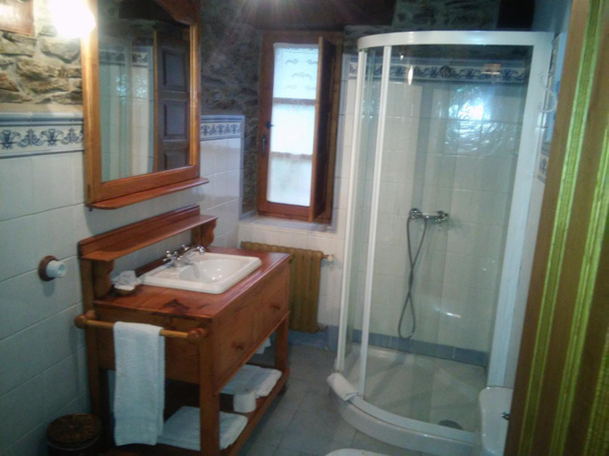 Bathroom 4, Casa Colason, Asturias
