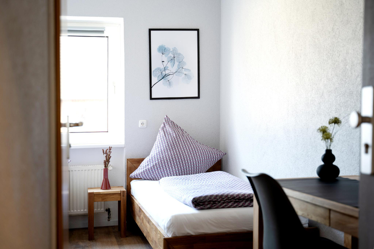 Others 5, HotelGarnie Moers, Wesel