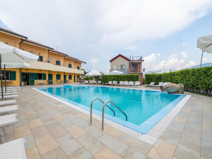 Sport & Beauty 2, Villa Steps from the Beach, Salerno