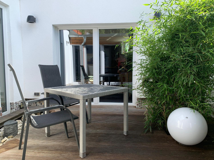 Others 3, Stadtvilla Intzeplatz - Apartment Rugen, Remscheid