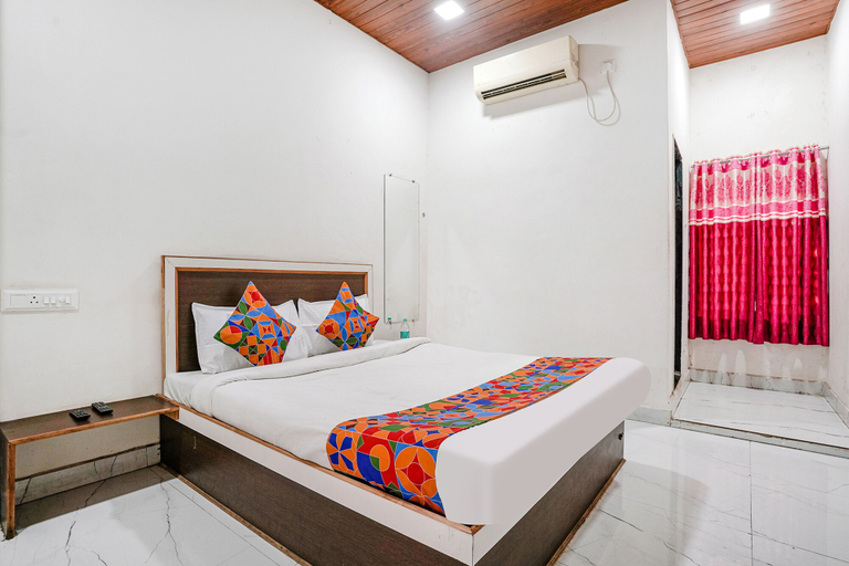 Bedroom 1, Fabexpress Sai Lodging I, Nashik