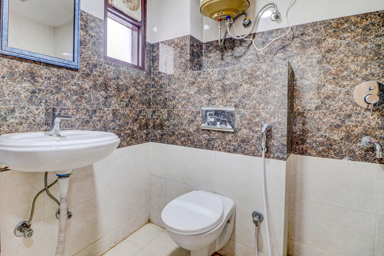 Bathroom 3, Fabexpress Abode Inn, Delhi