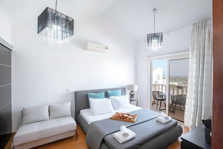 Bedroom 3, Blue Crystal Seaview