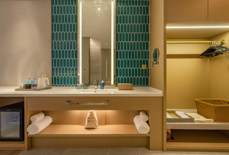 Bathroom 10