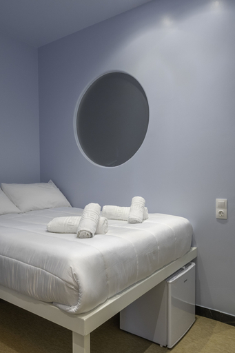 Bedroom 5, Cabins Sleeping Mets, Attica