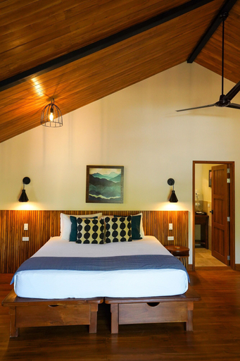 Bedroom 3, TreeCasa Hotel & Resort, Tola