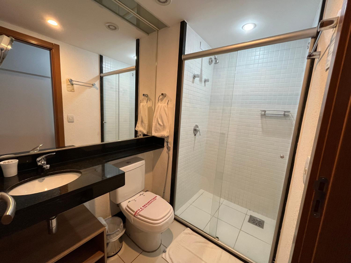 Bathroom, Brasil flats - Athos Bulcao, Brasília