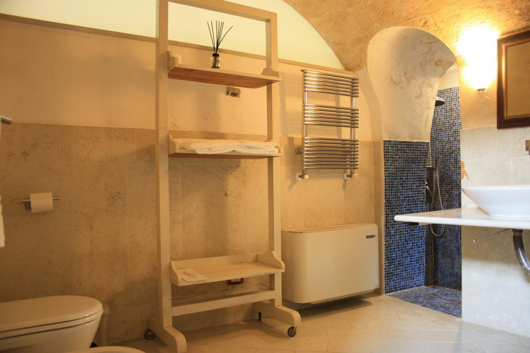 Bathroom 2, Locus Amoenus, Matera