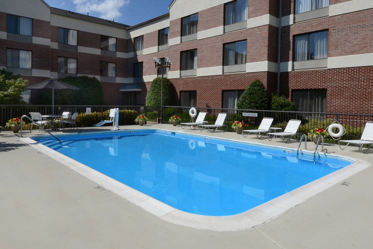 Sport & Beauty 5, Fairfield by Marriott Inn & Suites Charlottesville North, Albemarle