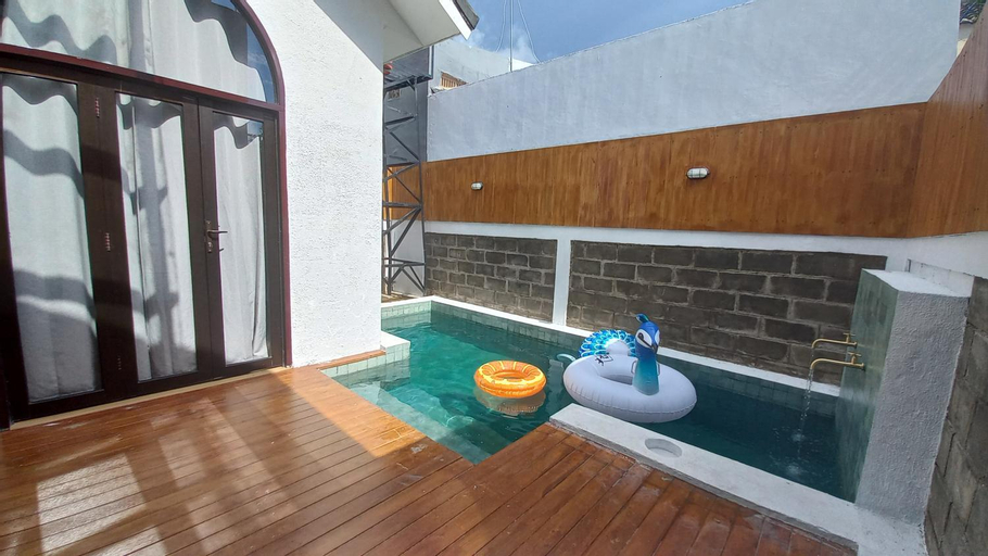 Swimming Pool 2