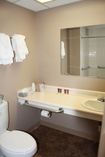 Bathroom 3, Sunlac Inn Lakota, Nelson